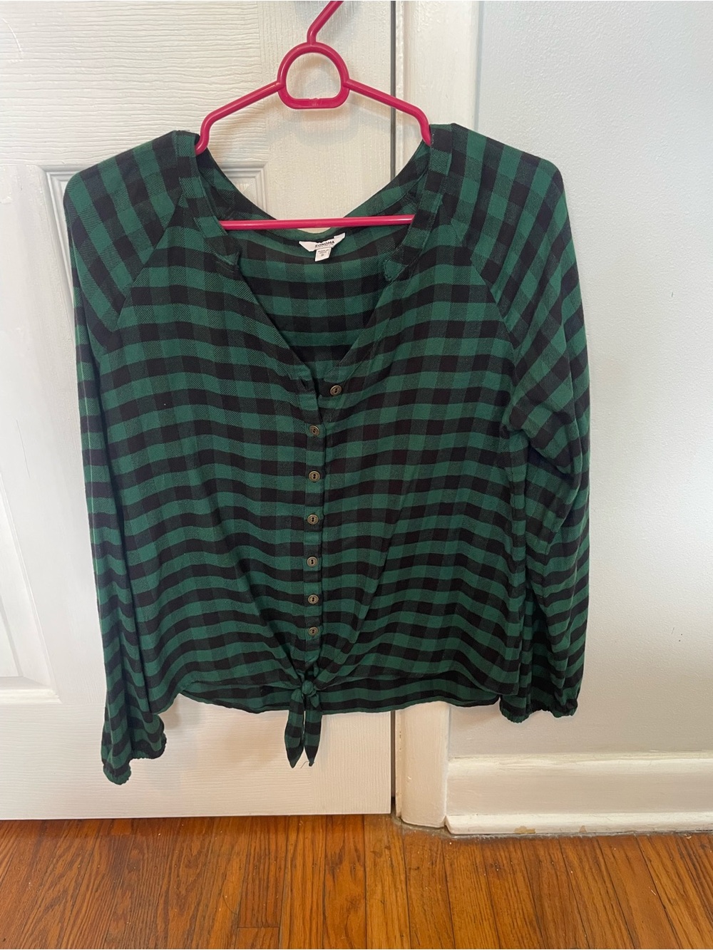 Sonoma Women's Green and Black Plaid Button-Front Tie-Hem Top S